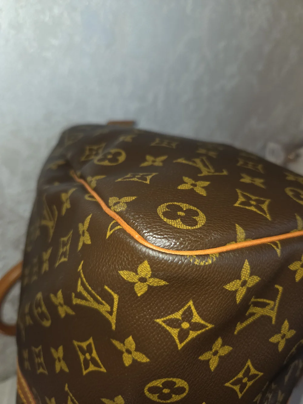 Louis Vuitton classic louis